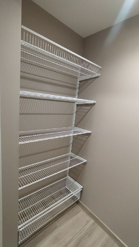 Белая двухсторонняя гардеробная, ~1,2×1,2 м, фото 2