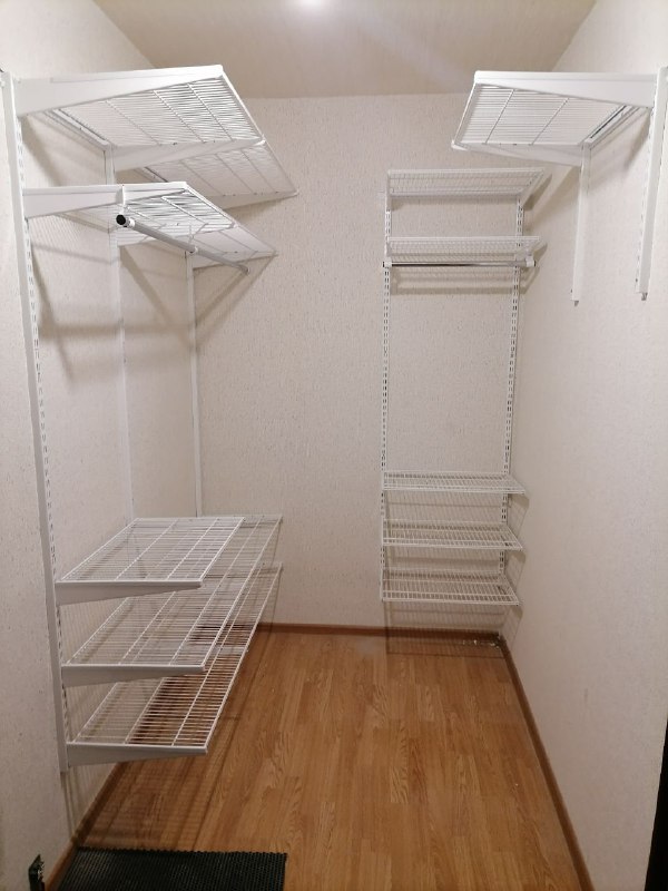 Белая двухсторонняя гардеробная, ~1,8×2,5 м, фото 2