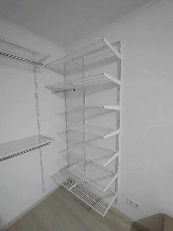 Белая П-образная гардеробная, ~2,4×1,8 м, фото 4