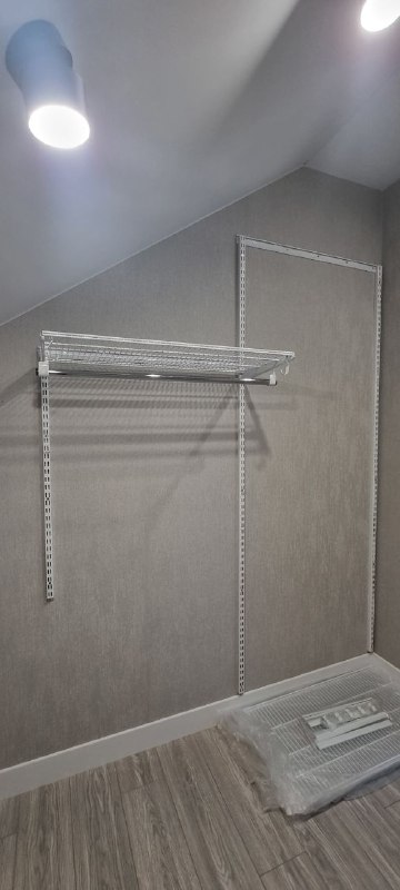 Белая П-образная гардеробная, ~2,1×2,8 м, фото 3