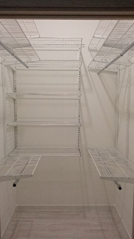 Белая П-образная гардеробная, ~1,5×1,8 м, фото 2