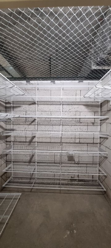 Белая П-образная гардеробная, ~1,9×1,8 м, фото 2