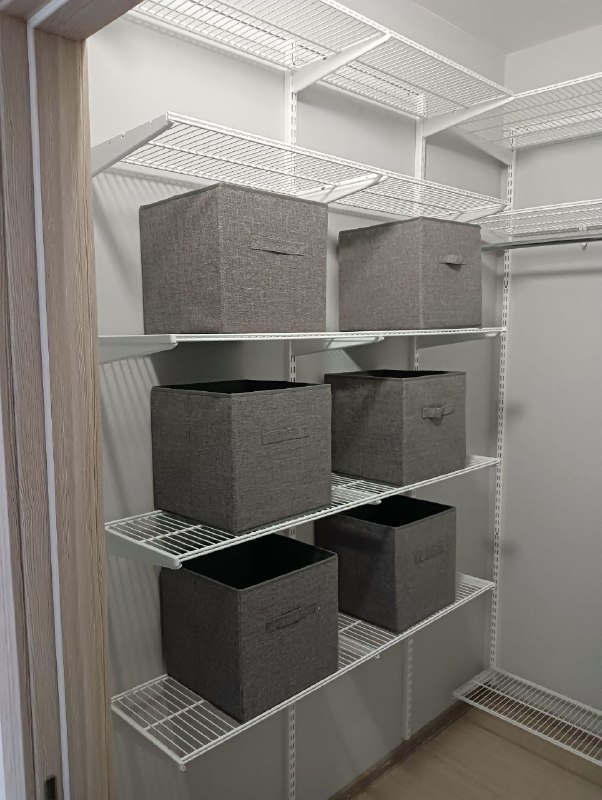 Белая П-образная гардеробная с выдвижными корзинами, ~2,1×2 м, фото 4