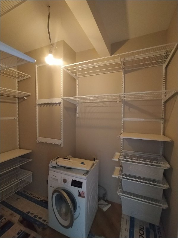 Белая П-образная постирочная с выдвижными корзинами, ~2×2,1 м, фото 2