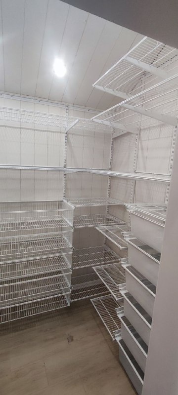 Белая П-образная постирочная с выдвижными корзинами, ~2,7×2 м, фото 3