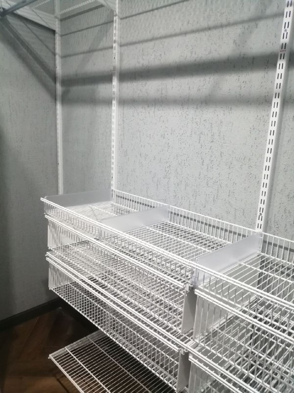 Белая П-образная постирочная с выдвижными корзинами, ~1,8×2 м, фото 3