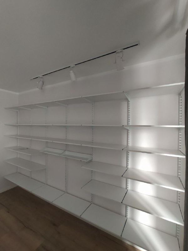 Белая прямая гардеробная, фото 1