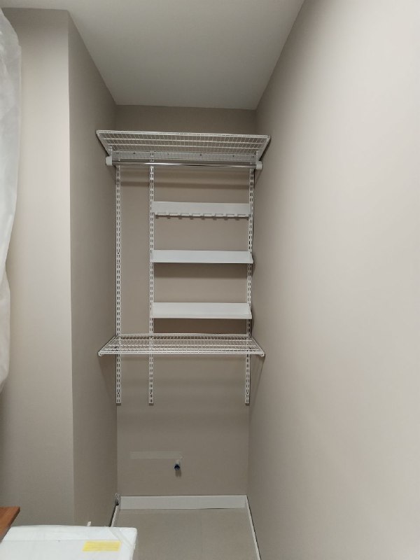 Белая прямая гардеробная, фото 1