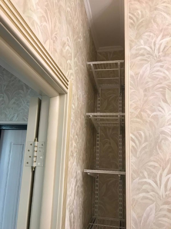 Белая прямая кладовка, фото 1