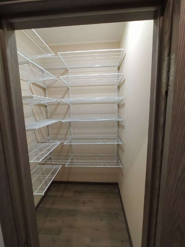 Белая угловая гардеробная, ~1,8×2,4 м, фото 2