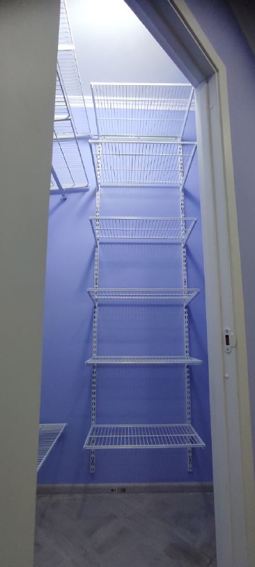 Белая угловая гардеробная, ~1,3×1,5 м, фото 2