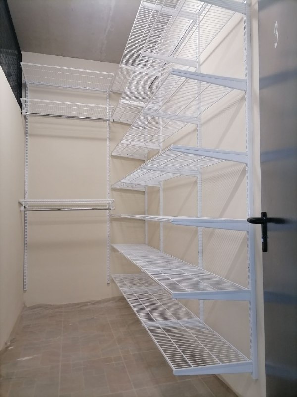 Белая угловая гардеробная, ~2,4×1,8 м, фото 1