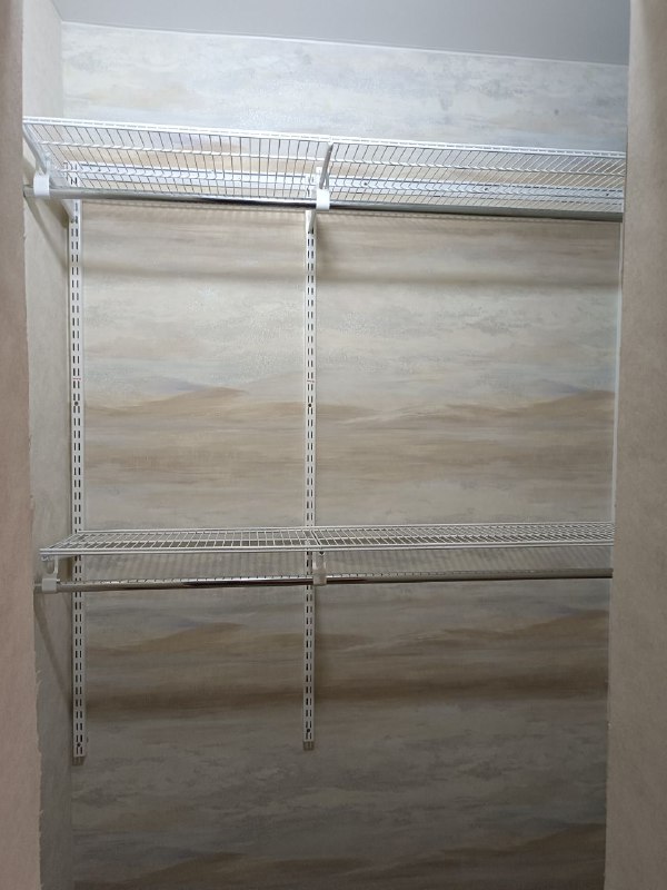 Белая угловая гардеробная, ~1,5×1,4 м, фото 1