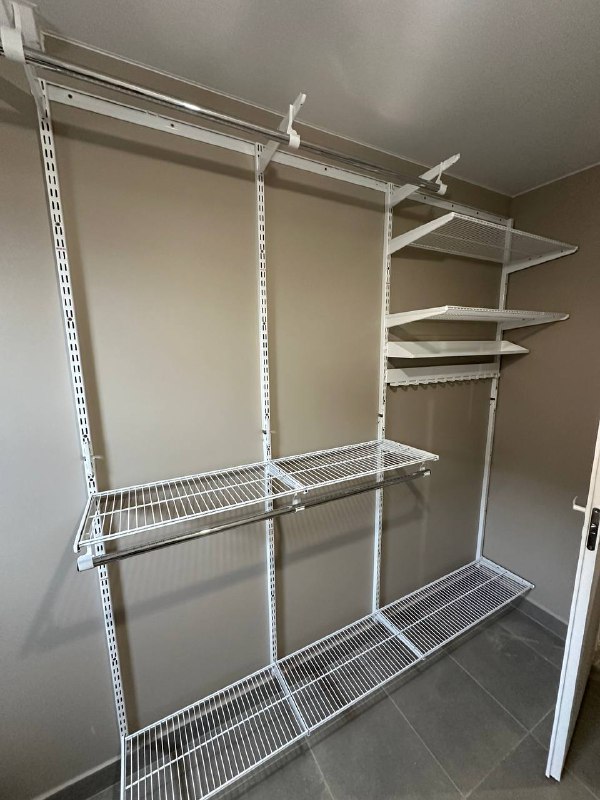 Белая угловая гардеробная, ~2,2×2,4 м, фото 2