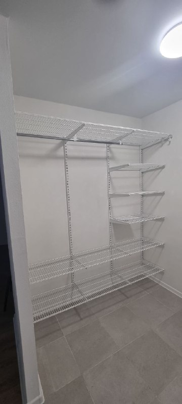 Белая угловая гардеробная, ~2,1×1,5 м, фото 1