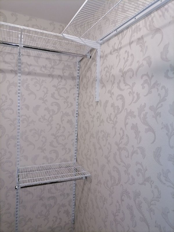 Белая угловая гардеробная, ~1,3×1,4 м, фото 2