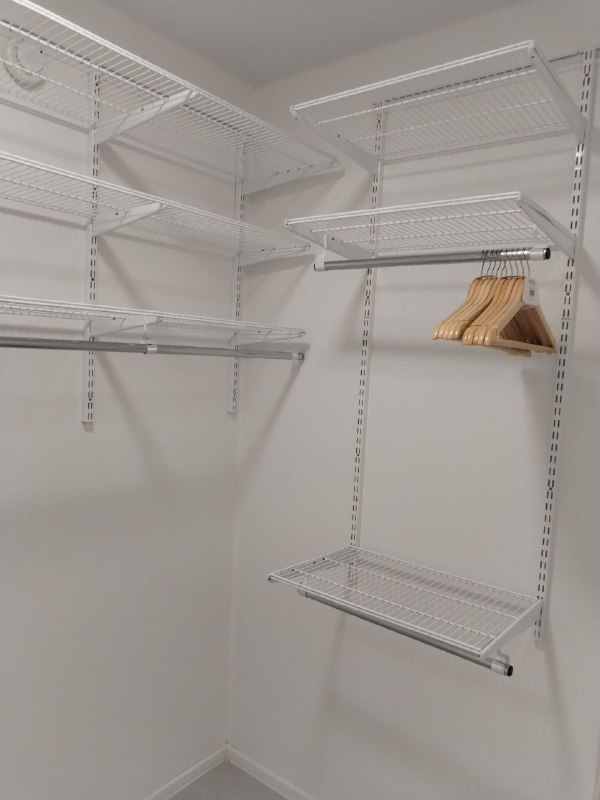 Белая угловая гардеробная, ~2×1,3 м, фото 1