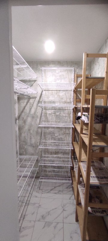 Белая угловая гардеробная, ~1,3×2,1 м, фото 1