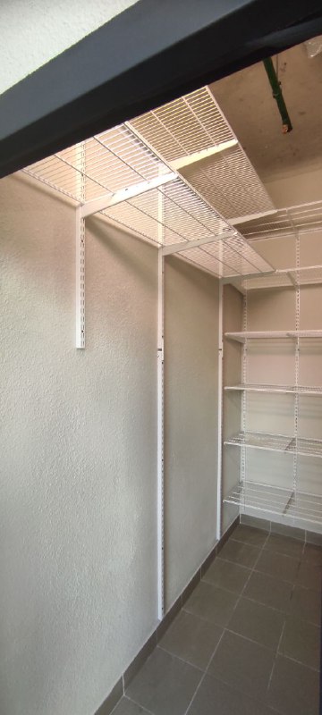 Белая угловая гардеробная, ~1,2×1,8 м, фото 2