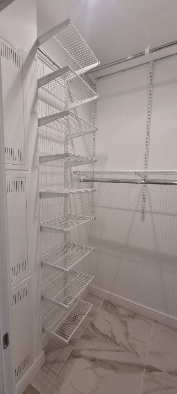Белая угловая гардеробная, ~1,5×1,5 м, фото 2
