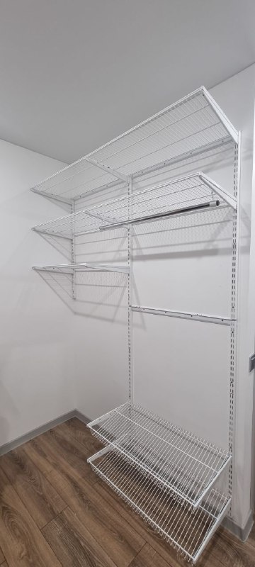 Белая угловая гардеробная, ~1,1×1,2 м, фото 1