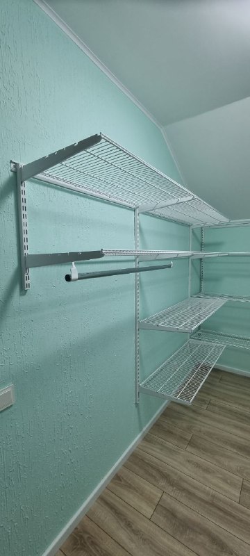 Белая угловая гардеробная, ~1,8×2,4 м, фото 1