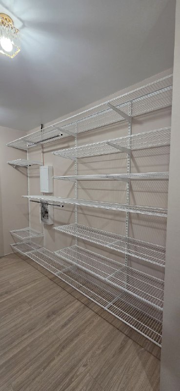 Белая угловая гардеробная, ~2,7×1,8 м, фото 1