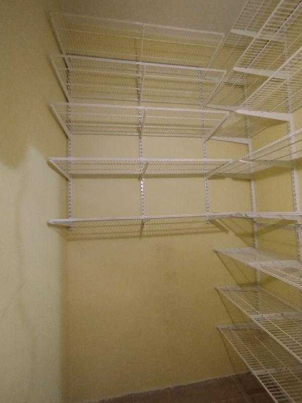 Белая угловая гардеробная, ~1,8×1,5 м, фото 2