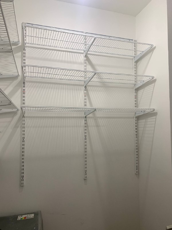 Белая угловая гардеробная, ~1,5×1,7 м, фото 2