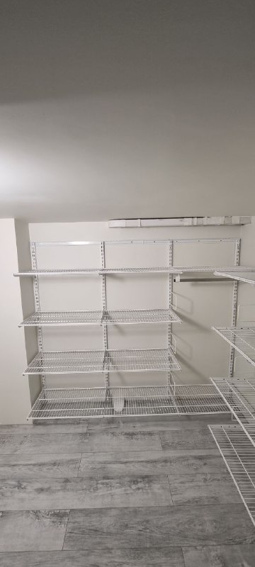 Белая угловая гардеробная, ~2,7×1,8 м, фото 1