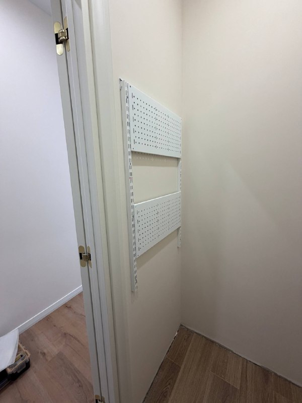 Белая угловая гардеробная, ~1,8×1,2 м, фото 2