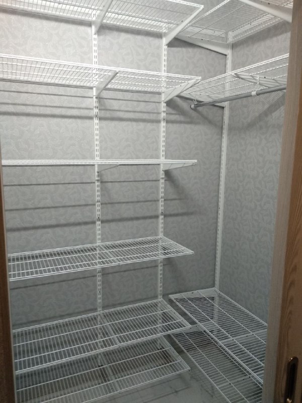 Белая угловая гардеробная, ~1,5×1,3 м, фото 1