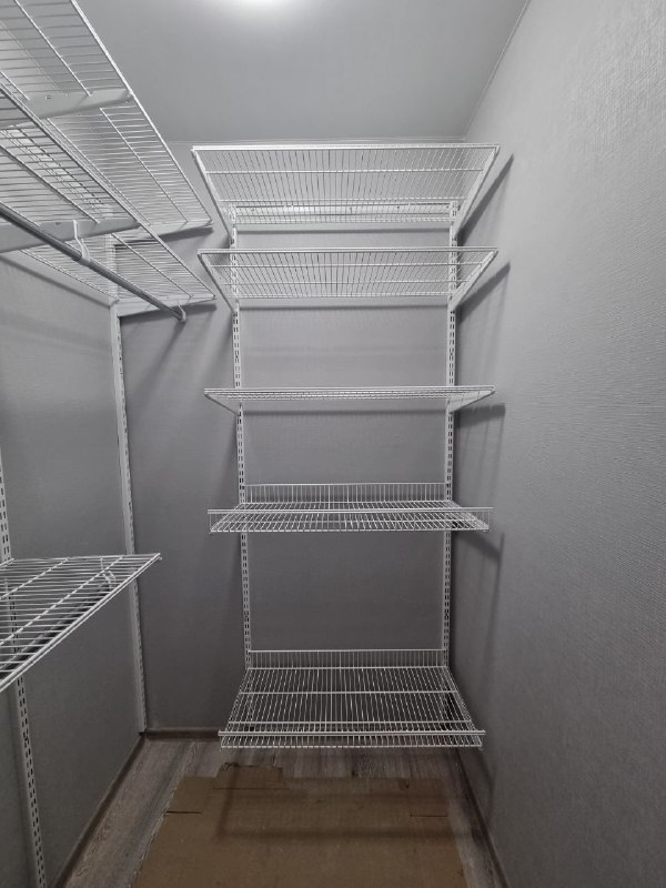 Белая угловая гардеробная, ~1,2×1,5 м, фото 1