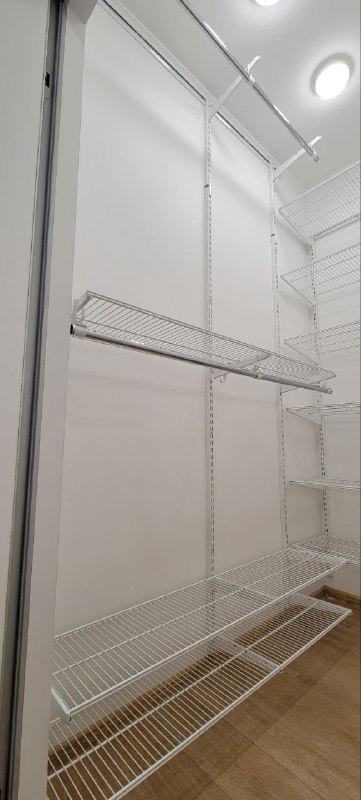 Белая угловая гардеробная, ~1,8×1,5 м, фото 2