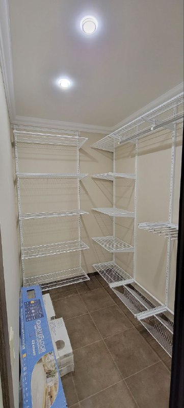 Белая угловая гардеробная, ~1,2×1,8 м, фото 2
