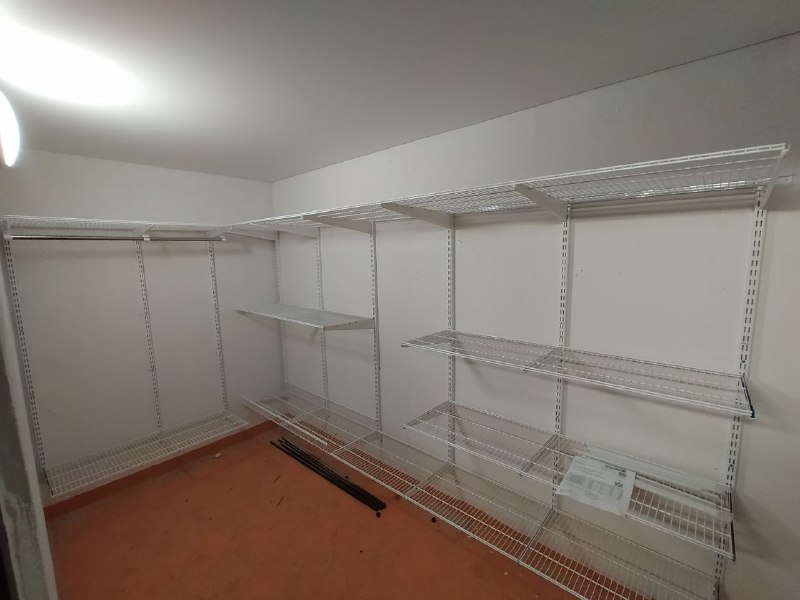 Белая угловая гардеробная, ~2,7×1,8 м, фото 2