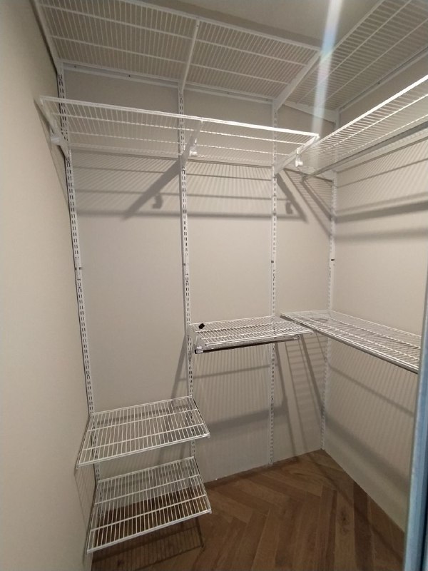 Белая угловая гардеробная, ~1,8×1,5 м, фото 2