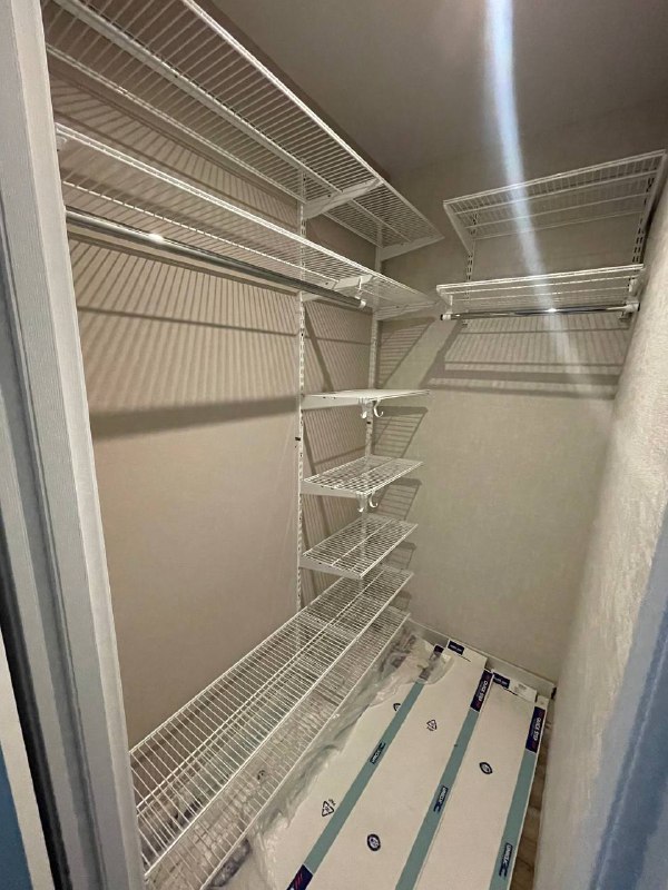 Белая угловая гардеробная, ~1,2×2,1 м, фото 1