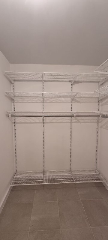 Белая угловая гардеробная, ~2,1×1,5 м, фото 1
