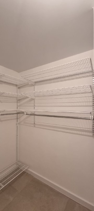 Белая угловая гардеробная, ~1,8×1,5 м, фото 1