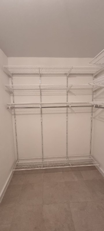 Белая угловая гардеробная, ~1,8×1,5 м, фото 2