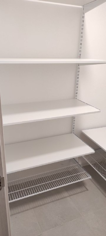 Белая угловая гардеробная, ~1,5×1,5 м, фото 2