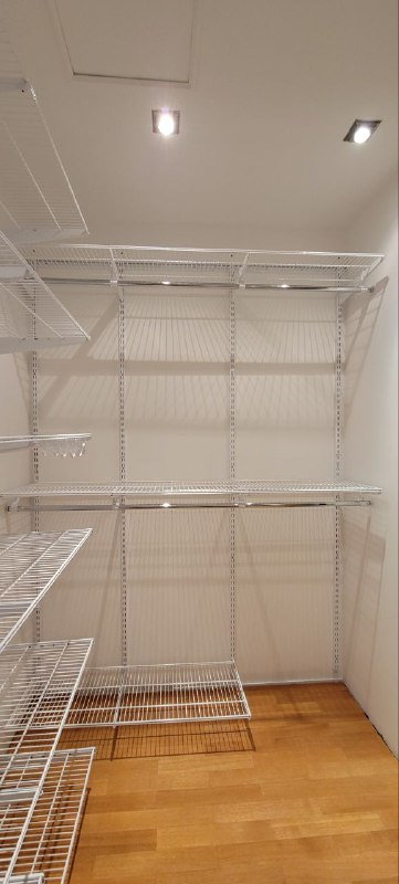 Белая угловая гардеробная, ~2,4×1,8 м, фото 2