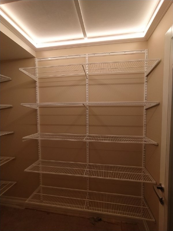 Белая угловая гардеробная, ~1,8×1,8 м, фото 1