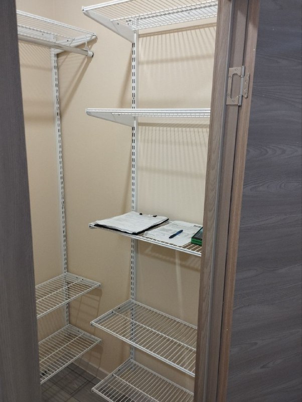 Белая угловая гардеробная, ~1,3×1,2 м, фото 3