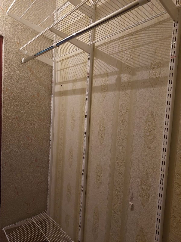 Белая угловая гардеробная, ~1×2 м, фото 1