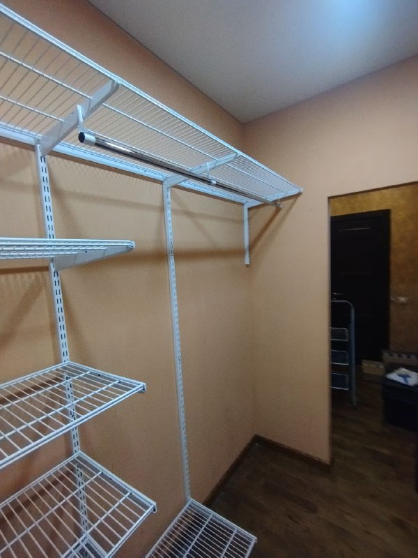 Белая угловая гардеробная, ~2,7×2 м, фото 1