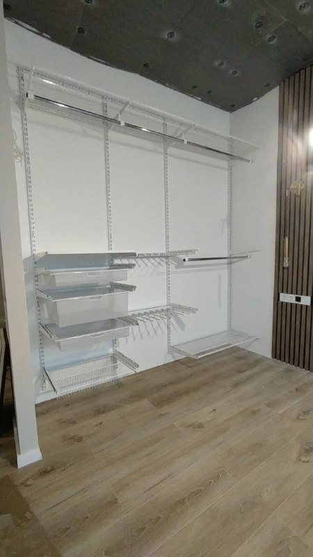 Белая угловая гардеробная с брючницей, ~2,2×1,5 м, фото 5