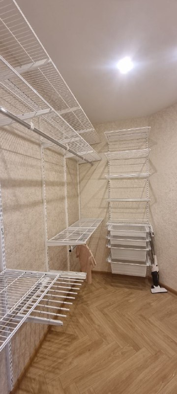 Белая угловая гардеробная с брючницей, фото 1
