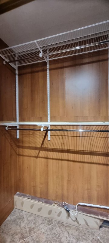 Белая угловая гардеробная с брючницей, ~1,8×1,4 м, фото 2